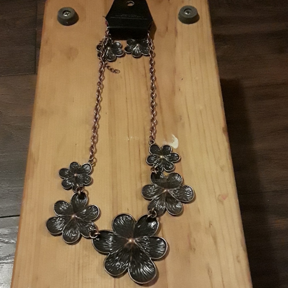 SOLD Paparazzi Jewelry - Picture 2 of 2